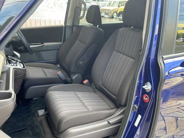 ホンダ フリード ハイブリット G ホンダセンシング 静岡県 2018(平30)年 6万km コバルトブルーパール ホンダセンシング/・衝突軽減ブレーキ/・路外逸脱抑制機能/・歩行者事故低減ステアリング/・誤発進抑制機能/・先行車追従機能/・標識認識機能/ナビ/・ラジオ/・SD/CD/DVD/ipod/USB/Bluetooth/フルセグTV/主要装備/・両側パワースライドドア　/・レーダークルーズコントロール　/・ＬＥＤヘッドライト　/・ＥＴＣ　/・ステアリングリモコン　/・オートライト　/・コーナーセンサー　/・プッシュスタート　/・スマートキー　/・純正アルミキャップ/・純正フロアマット