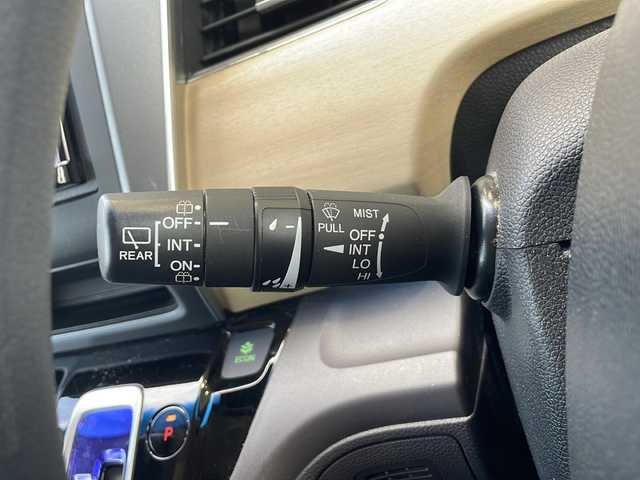 ホンダ フリード ハイブリット G ホンダセンシング 静岡県 2018(平30)年 6万km コバルトブルーパール ホンダセンシング/・衝突軽減ブレーキ/・路外逸脱抑制機能/・歩行者事故低減ステアリング/・誤発進抑制機能/・先行車追従機能/・標識認識機能/ナビ/・ラジオ/・SD/CD/DVD/ipod/USB/Bluetooth/フルセグTV/主要装備/・両側パワースライドドア　/・レーダークルーズコントロール　/・ＬＥＤヘッドライト　/・ＥＴＣ　/・ステアリングリモコン　/・オートライト　/・コーナーセンサー　/・プッシュスタート　/・スマートキー　/・純正アルミキャップ/・純正フロアマット