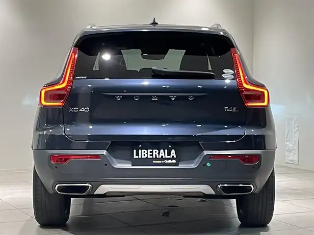 ボルボ ＸＣ４０ T4 AWD インスクリプション 愛知県 2018(平30)年 4.4万km 紺 ハーマンカードンサウンド　/オルフォス製クリスタルノブ　/ベージュレザーシート　/シートヒーター　/純正ナビ　/Ｂｌｕｅｔｏｏｔｈ　/３６０度カメラ　/フルセグＴＶ　/ＡｐｐｌｅＣａｒＰｌａｙ　/ＡｎｄｒｏｉｄＡｕｔｏ/ワイヤレスチャージ/パワーシート/コーナーセンサー/ACC/LKA/BSM/自動駐車/自動発車/インテリジェントセーフティー/ETC/プッシュスタート/ウィンカーミラー/アイドリングストップ