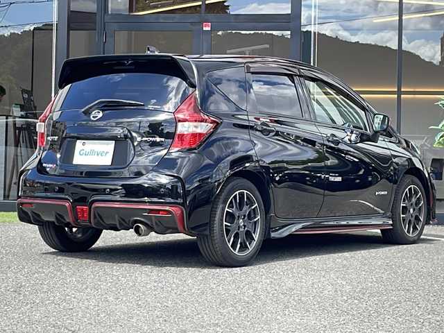 日産 ノート e－パワーニスモ S 大阪府 2020(令2)年 6万km スーパーブラック アダプティブクルーズコントロール/エマージェンシーブレーキ/レーンキープアシスト/社外９インチナビ/BT.SD.CD.DVD.USB/アラウンドビューモニター/フルセグテレビ/インテリジェントデジタルインナーミラー/ビルトインETC/純正ドライブレコーダー/革巻きステアリング/ステアリングスイッチ/プッシュスタート/純正フロアマット/純正16インチAW/純正ドアバイザー/LEDヘッドライト/LEDフォグランプ/コーナーセンサー/オートライト/オートハイビーム