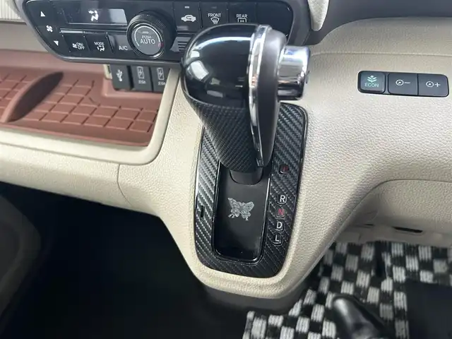 ホンダ Ｎ ＢＯＸ G L ホンダセンシング 愛知県 2018(平30)年 3.7万km プラチナホワイトパール ワンオーナー/純正8型ナビ/フルセグTV/片側パワースライドドア/バックカメラ/ビルトインETC/ドライブレコーダー/アダプティブクルーズコントロール/ホンダセンシング/・衝突被害軽減ブレーキ/・前後誤発進抑制機能/・車線維持支援システム/・標識認識機能/LEDヘッドランプ/ステアリングスイッチ/社外エアロ/社外15インチアルミホイール/スマートキー/プッシュエンジンスタート/禁煙車