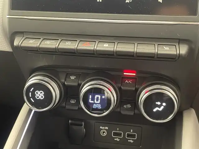 ルノー ルノー ルーテシア インテンス プラス 岡山県 2022(令4)年 2.5万km ルージュフラムM 純正ディスプレイオーディオ/Bluetooth/AppleCarPlay/AndroidAuto/USB/バックカメラ/パドルシフト/黒レザーシート/ステアリングヒーター/シートヒーター（D/N）/ACC/ブラインドスポット/前後コーナーセンサー/前後ドライブレコーダー/ETC