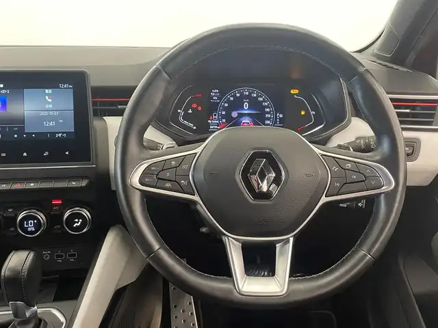 ルノー ルノー ルーテシア インテンス プラス 岡山県 2022(令4)年 2.5万km ルージュフラムM 純正ディスプレイオーディオ/Bluetooth/AppleCarPlay/AndroidAuto/USB/バックカメラ/パドルシフト/黒レザーシート/ステアリングヒーター/シートヒーター（D/N）/ACC/ブラインドスポット/前後コーナーセンサー/前後ドライブレコーダー/ETC