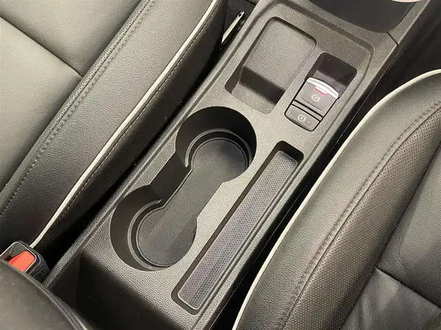 ルノー ルノー ルーテシア インテンス プラス 岡山県 2022(令4)年 2.5万km ルージュフラムM 純正ディスプレイオーディオ/Bluetooth/AppleCarPlay/AndroidAuto/USB/バックカメラ/パドルシフト/黒レザーシート/ステアリングヒーター/シートヒーター（D/N）/ACC/ブラインドスポット/前後コーナーセンサー/前後ドライブレコーダー/ETC