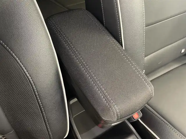 ルノー ルノー ルーテシア インテンス プラス 岡山県 2022(令4)年 2.5万km ルージュフラムM 純正ディスプレイオーディオ/Bluetooth/AppleCarPlay/AndroidAuto/USB/バックカメラ/パドルシフト/黒レザーシート/ステアリングヒーター/シートヒーター（D/N）/ACC/ブラインドスポット/前後コーナーセンサー/前後ドライブレコーダー/ETC