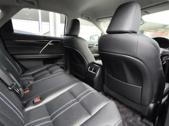 レクサス ＲＸ 450h バージョンL 熊本県 2022(令4)年 3.9万km ソニッククォーツ ワンオーナ/純正ナビ/【フルセグTV/Bluetooth/CD/DVD/ミラーキャスト】/全方囲カメラ/バックカメラ/レーダークルーズコントロール/衝突被害軽減装置/プリクラッシュセーフティ/パーキングサポートブレーキ/パーキングサポートアラート/ブラインドスポットモニター/レーンキープアシスト/コーナーセンサー/ヘッドアップディスプレイ/パドルシフト/純正20インチAW/前後ドライブレコーダー/ビルトインETC/オートLEDヘッドライト/オートハイビーム/ウィンカーミラー/プッシュスタート/ステアリングスイッチ/純正フロアマット/横滑り防止/盗難防止装置/保証書/取扱説明書