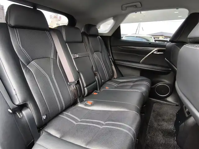 レクサス ＲＸ 450h バージョンL 熊本県 2022(令4)年 3.9万km ソニッククォーツ ワンオーナ/純正ナビ/【フルセグTV/Bluetooth/CD/DVD/ミラーキャスト】/全方囲カメラ/バックカメラ/レーダークルーズコントロール/衝突被害軽減装置/プリクラッシュセーフティ/パーキングサポートブレーキ/パーキングサポートアラート/ブラインドスポットモニター/レーンキープアシスト/コーナーセンサー/ヘッドアップディスプレイ/パドルシフト/純正20インチAW/前後ドライブレコーダー/ビルトインETC/オートLEDヘッドライト/オートハイビーム/ウィンカーミラー/プッシュスタート/ステアリングスイッチ/純正フロアマット/横滑り防止/盗難防止装置/保証書/取扱説明書