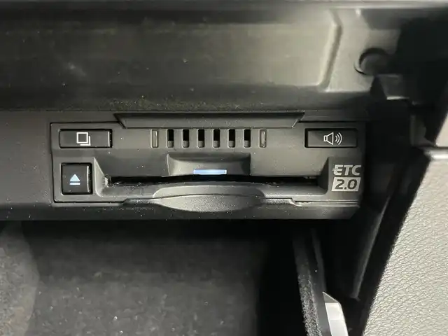 レクサス ＲＸ 450h バージョンL 岡山県 2022(令4)年 3.9万km ソニッククォーツ 純正12.3ナビ/【フルセグTV/Bluetooth/CD/DVD/USB接続】/パノラミックビューモニター/三眼LEDヘッドライト/レーダークルーズコントロール/プリクラッシュセーフティ/パーキングサポートブレーキ/パーキングサポートアラート/ブラインドスポットモニター/レーンキープアシスト/ヘッドアップディスプレイ/前席エアシート/全席シートヒーター/前席パワーシート/前席シートメモリー/ステアリングヒーター/オートブレーキホールド/パドルシフト/純正20インチAW/社外ドライブレコーダー（前後）/型番:DC-DR652/ビルトインETC2.0/オートハイビーム/ウィンカーミラー/プッシュスタート/ステアリングスイッチ/純正フロアマット/横滑り防止/盗難防止装置