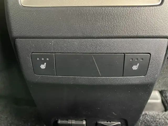 レクサス ＲＸ 450h バージョンL 岡山県 2022(令4)年 3.9万km ソニッククォーツ 純正12.3ナビ/【フルセグTV/Bluetooth/CD/DVD/USB接続】/パノラミックビューモニター/三眼LEDヘッドライト/レーダークルーズコントロール/プリクラッシュセーフティ/パーキングサポートブレーキ/パーキングサポートアラート/ブラインドスポットモニター/レーンキープアシスト/ヘッドアップディスプレイ/前席エアシート/全席シートヒーター/前席パワーシート/前席シートメモリー/ステアリングヒーター/オートブレーキホールド/パドルシフト/純正20インチAW/社外ドライブレコーダー（前後）/型番:DC-DR652/ビルトインETC2.0/オートハイビーム/ウィンカーミラー/プッシュスタート/ステアリングスイッチ/純正フロアマット/横滑り防止/盗難防止装置