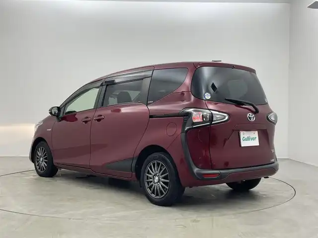 トヨタ シエンタ ハイブリッド ファンベースG 埼玉県 2019(令1)年 7.6万km センシュアルレッドマイカ 社外ナビ　パノラミックビューモニター　ビルトインＥＴＣ　ドライブレコーダー　セーフティセンス　クルーズコントロール　両側パワースライドドドア　社外アルミホイール　スマートキー　オートライト　地デジＴＶ