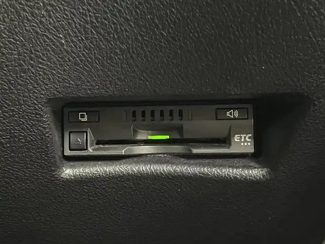 トヨタ シエンタ ハイブリッド ファンベースG 埼玉県 2019(令1)年 7.6万km センシュアルレッドマイカ 社外ナビ　パノラミックビューモニター　ビルトインＥＴＣ　ドライブレコーダー　セーフティセンス　クルーズコントロール　両側パワースライドドドア　社外アルミホイール　スマートキー　オートライト　地デジＴＶ