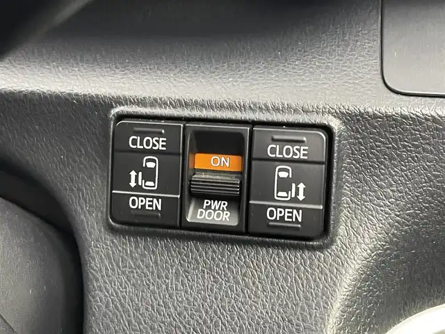 トヨタ シエンタ ハイブリッド ファンベースG 埼玉県 2019(令1)年 7.6万km センシュアルレッドマイカ 社外ナビ　パノラミックビューモニター　ビルトインＥＴＣ　ドライブレコーダー　セーフティセンス　クルーズコントロール　両側パワースライドドドア　社外アルミホイール　スマートキー　オートライト　地デジＴＶ