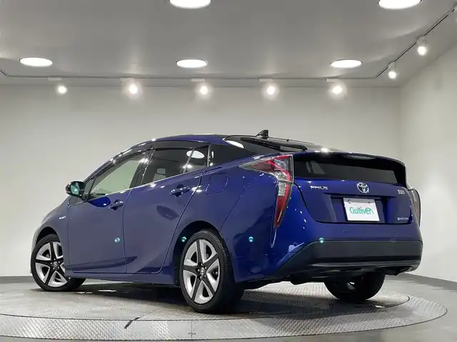 トヨタ プリウス Sセーフティプラス ツートーン 愛知県 2018(平30)年 2.6万km ダークブルーマイカメタリック/アティチュードブラックマイカ 衝突軽減ブレーキ/レーダークルーズコントロール/ビルトインETC/LEDヘッドライト/ドライブレコーダー/Bluetooth/コーナーセンサー/レーンキープアシスト/パーキングアシスト/オートハイビーム/プッシュスタート/スマートキー/純正フロアマット/純正アルミホイール/オートライト/禁煙車/電動格納ミラー/ステアリングリモコン/コンビハンドル/フォグランプ/TVキャンセラー