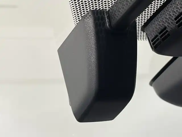 トヨタ プリウス Sセーフティプラス ツートーン 愛知県 2018(平30)年 2.6万km ダークブルーマイカメタリック/アティチュードブラックマイカ 衝突軽減ブレーキ/レーダークルーズコントロール/ビルトインETC/LEDヘッドライト/ドライブレコーダー/Bluetooth/コーナーセンサー/レーンキープアシスト/パーキングアシスト/オートハイビーム/プッシュスタート/スマートキー/純正フロアマット/純正アルミホイール/オートライト/禁煙車/電動格納ミラー/ステアリングリモコン/コンビハンドル/フォグランプ/TVキャンセラー