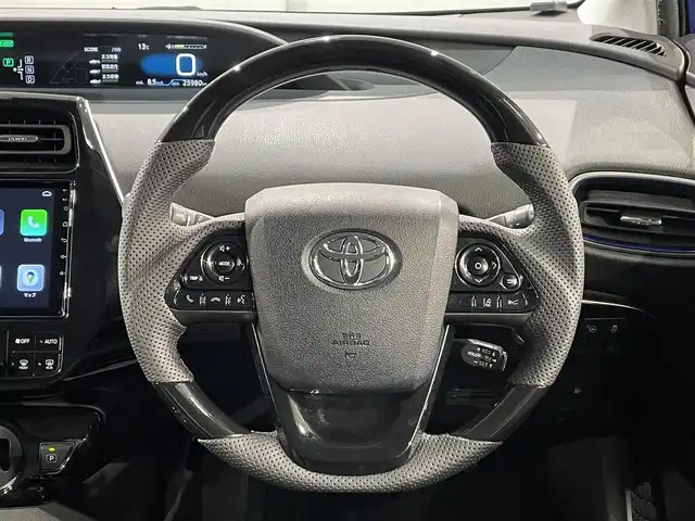 トヨタ プリウス Sセーフティプラス ツートーン 愛知県 2018(平30)年 2.6万km ダークブルーマイカメタリック/アティチュードブラックマイカ 衝突軽減ブレーキ/レーダークルーズコントロール/ビルトインETC/LEDヘッドライト/ドライブレコーダー/Bluetooth/コーナーセンサー/レーンキープアシスト/パーキングアシスト/オートハイビーム/プッシュスタート/スマートキー/純正フロアマット/純正アルミホイール/オートライト/禁煙車/電動格納ミラー/ステアリングリモコン/コンビハンドル/フォグランプ/TVキャンセラー