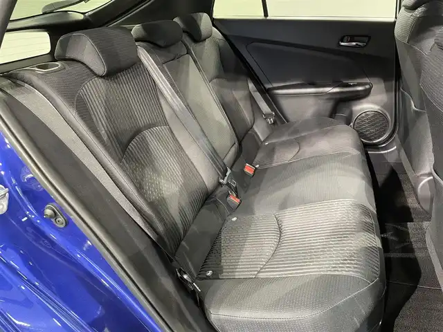 トヨタ プリウス Sセーフティプラス ツートーン 愛知県 2018(平30)年 2.6万km ダークブルーマイカメタリック/アティチュードブラックマイカ 衝突軽減ブレーキ/レーダークルーズコントロール/ビルトインETC/LEDヘッドライト/ドライブレコーダー/Bluetooth/コーナーセンサー/レーンキープアシスト/パーキングアシスト/オートハイビーム/プッシュスタート/スマートキー/純正フロアマット/純正アルミホイール/オートライト/禁煙車/電動格納ミラー/ステアリングリモコン/コンビハンドル/フォグランプ/TVキャンセラー