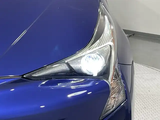トヨタ プリウス Sセーフティプラス ツートーン 愛知県 2018(平30)年 2.6万km ダークブルーマイカメタリック/アティチュードブラックマイカ 衝突軽減ブレーキ/レーダークルーズコントロール/ビルトインETC/LEDヘッドライト/ドライブレコーダー/Bluetooth/コーナーセンサー/レーンキープアシスト/パーキングアシスト/オートハイビーム/プッシュスタート/スマートキー/純正フロアマット/純正アルミホイール/オートライト/禁煙車/電動格納ミラー/ステアリングリモコン/コンビハンドル/フォグランプ/TVキャンセラー