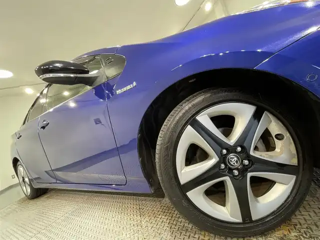トヨタ プリウス Sセーフティプラス ツートーン 愛知県 2018(平30)年 2.6万km ダークブルーマイカメタリック/アティチュードブラックマイカ 衝突軽減ブレーキ/レーダークルーズコントロール/ビルトインETC/LEDヘッドライト/ドライブレコーダー/Bluetooth/コーナーセンサー/レーンキープアシスト/パーキングアシスト/オートハイビーム/プッシュスタート/スマートキー/純正フロアマット/純正アルミホイール/オートライト/禁煙車/電動格納ミラー/ステアリングリモコン/コンビハンドル/フォグランプ/TVキャンセラー