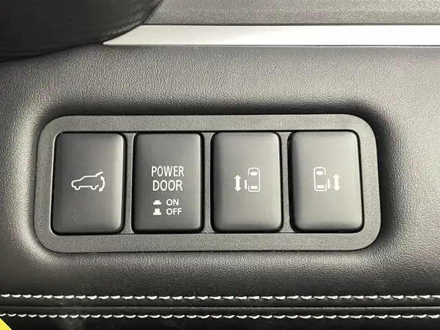 三菱 デリカＤ：５ シャモニー 埼玉県 2025(令7)年 0.1千km 黒 登録済未使用車　マルチアラウンドモニター　ＢＳＭ　レーダークルーズコントロール　シートヒーター　ステアリングヒーター　ＡＣ１００Ｖ　両側パワースライドドア　純正アルミホイール　オートハイビーム　ＬＥＤ