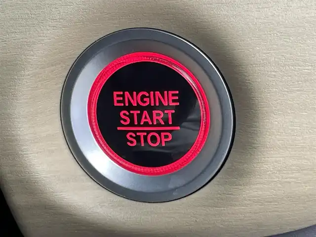 ホンダ フリード G ホンダセンシング 千葉県 2019(平31)年 6.2万km ホワイトオーキッドパール 禁煙車　/社外７型ナビ（MDV-S706）　/AM＆FM＆Bluetooth＆フルセグTV＆CD＆DVD/ホンダセンシング/衝突軽減ブレーキ/レーダークルーズコントロール　/ビルトインＥＴＣ　/レーンキープアシスト　/両側電動スライドドア　/ＬＥＤヘッドライト（オートライト付き）/ドアバイザー　/ＩＳＯＦＩＸ/2列目キャプテンシート/バックカメラ/アイドリングストップ/ウィンカーミラー/プッシュスタート