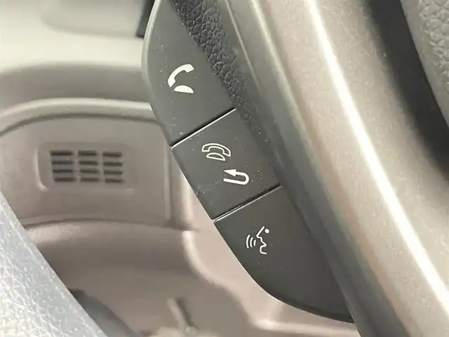 ホンダ フリード G ホンダセンシング 千葉県 2019(平31)年 6.2万km ホワイトオーキッドパール 禁煙車　/社外７型ナビ（MDV-S706）　/AM＆FM＆Bluetooth＆フルセグTV＆CD＆DVD/ホンダセンシング/衝突軽減ブレーキ/レーダークルーズコントロール　/ビルトインＥＴＣ　/レーンキープアシスト　/両側電動スライドドア　/ＬＥＤヘッドライト（オートライト付き）/ドアバイザー　/ＩＳＯＦＩＸ/2列目キャプテンシート/バックカメラ/アイドリングストップ/ウィンカーミラー/プッシュスタート