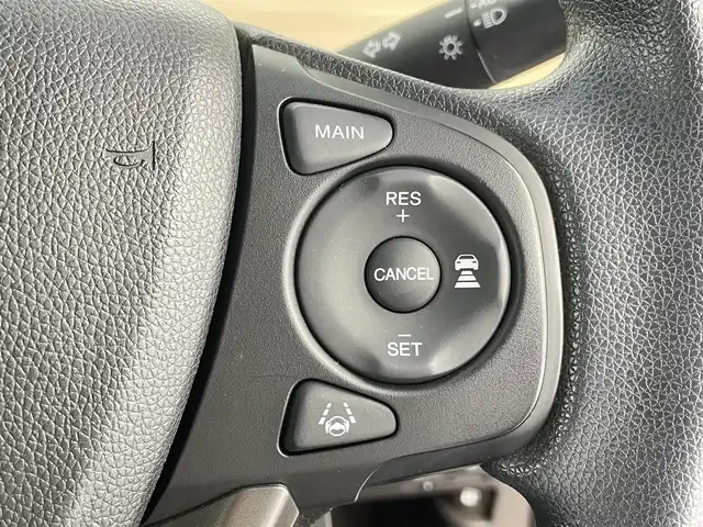 ホンダ フリード G ホンダセンシング 千葉県 2019(平31)年 6.2万km ホワイトオーキッドパール 禁煙車　/社外７型ナビ（MDV-S706）　/AM＆FM＆Bluetooth＆フルセグTV＆CD＆DVD/ホンダセンシング/衝突軽減ブレーキ/レーダークルーズコントロール　/ビルトインＥＴＣ　/レーンキープアシスト　/両側電動スライドドア　/ＬＥＤヘッドライト（オートライト付き）/ドアバイザー　/ＩＳＯＦＩＸ/2列目キャプテンシート/バックカメラ/アイドリングストップ/ウィンカーミラー/プッシュスタート