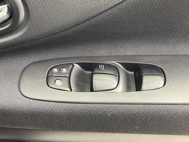 日産 セレナ HWS S HV Vセレ +Sefty 鹿児島県 2016(平28)年 8.1万km ブリリアントホワイトパール 社外ナビ/（CD/DVD/Bluetooth/フルセグテレビ)/フリップダウンモニター/バックカメラー/ミラー一体型ドライブレコーダー/両側パワースライドドア/エマージェンシーブレーキ/レーンキープアシスト/クルーズコントロール/社外フロアマット/ドアバイザー/ビルドインETC