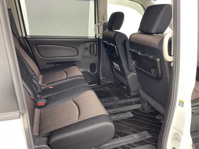 日産 セレナ HWS S HV Vセレ +Sefty 鹿児島県 2016(平28)年 8.1万km ブリリアントホワイトパール 社外ナビ/（CD/DVD/Bluetooth/フルセグテレビ)/フリップダウンモニター/バックカメラー/ミラー一体型ドライブレコーダー/両側パワースライドドア/エマージェンシーブレーキ/レーンキープアシスト/クルーズコントロール/社外フロアマット/ドアバイザー/ビルドインETC