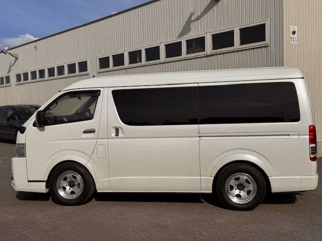 トヨタ ハイエース GL 道北・旭川 2019(令1)年 1.9万km ホワイトパールクリスタルシャイン 寒冷地仕様　/ＴｏｙｏｔａＳａｆｅｔｙＳｅｎｓｅＰ/社外ナビ　/フルセグＴＶ/デジタルインナーミラー　/ベッドキット　/ヒッチメンバー　/エンジンスターター　/ＬＥＤヘッドライト　/社外１６インチＡＷ　/パワースライドドア