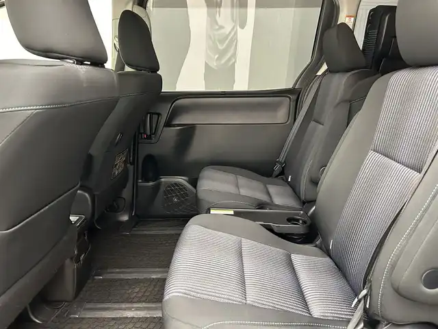 トヨタ ヴォクシー ZS 煌 愛媛県 2015(平27)年 9.1万km ブラック 社外ディスプレイオーディオ　/バックカメラ　/前方ドラレコ　/純正ETC　/両側パワースライドドア/社外シフトノブ　/社外コンソール　/LEDライト　/スペアキー/純正アルミホイール