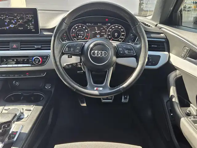 アウディ Ａ４ 2．0 TFSI クワトロ 愛知県 2018(平30)年 7.3万km ミトスブラックメタリック /禁煙車//純正MMIナビ・フルセグTV//サラウンドビューカメラ//バックカメラ/フロントカメラ/サイドカメラ//ビルトインETC2.0//S Lineパッケージ//アシスタンスパッケージ//アウディプレセンスベーシック//アウディプレセンスシティ//アウディプレセンスリヤ//アウディサイドアシスト//アウディパーキングシステム//パークアシスト//ディスタンスセンサー//アクティブレーンアシスト//アダプティブクルーズコントロール//LEDオートヘッドライト//ハイビームアシスト//本革&スプリントクロスシート(S Lineロゴ入り)//前席パワーシート/シートヒーター//マットブラッシュトアルミニウムインテリアパネル//ブラックヘッドライニング//S Lineドアシルプレート//アウディドライブセレクト//タイヤ空気圧モニタリング//5ツインスポークデザイン18インチアルミホイール//革巻きステアリング//ステアリングスイッチ//パドルシフト//プッシュスタート//電動格納ミラーウインカー//スタートストップ//電子パーキング//ブレーキホールド//純正フロアマット//横滑り防止装置//新車保証書/取扱説明書//スペアキー