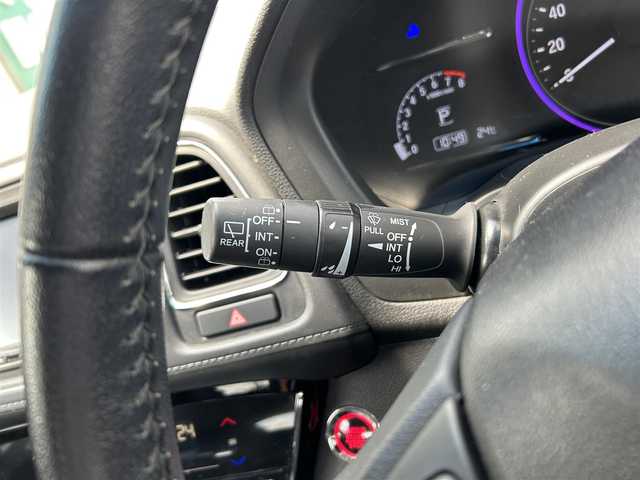 ホンダ ヴェゼル X ホンダセンシング 福岡県 2019(令1)年 5.3万km プラチナホワイトパール ・ディーラー点検記録簿R2~R6年有り/・純正ナビ（DVD/CD/TV/SD/USB/BT）/・フルセグテレビ/・バックカメラ/・ステアリングスイッチ/・クルーズコントロール/・アイドリングストップ/・電子パーキング/・ブレーキホールド/・横滑り防止装置/・衝突被害軽減システム/・レーンアシスト/・先行車発進お知らせ/・ドライブレコーダー（前後）/・ECOモード/・ETC/・オートライト/・LEDヘッドライト/・フォグライト/・プッシュスタート/・スマートキー/・スペアキー×１/・電動格納ミラー/・ウィンカーミラー/・純正フロアマット/・純正１６インチアルミホイール/・保証書/・取説