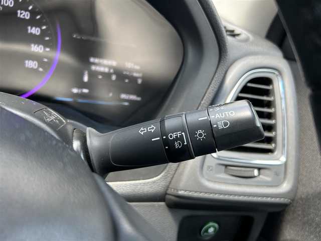 ホンダ ヴェゼル X ホンダセンシング 福岡県 2019(令1)年 5.3万km プラチナホワイトパール ・ディーラー点検記録簿R2~R6年有り/・純正ナビ（DVD/CD/TV/SD/USB/BT）/・フルセグテレビ/・バックカメラ/・ステアリングスイッチ/・クルーズコントロール/・アイドリングストップ/・電子パーキング/・ブレーキホールド/・横滑り防止装置/・衝突被害軽減システム/・レーンアシスト/・先行車発進お知らせ/・ドライブレコーダー（前後）/・ECOモード/・ETC/・オートライト/・LEDヘッドライト/・フォグライト/・プッシュスタート/・スマートキー/・スペアキー×１/・電動格納ミラー/・ウィンカーミラー/・純正フロアマット/・純正１６インチアルミホイール/・保証書/・取説