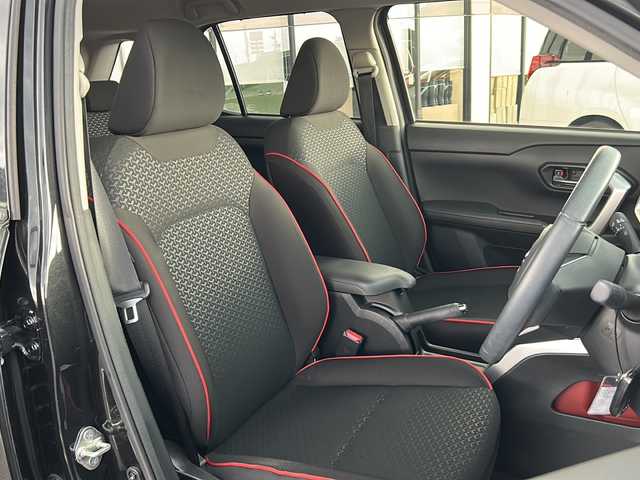 トヨタ ライズ Z 岐阜県 2021(令3)年 1.8万km ブラックマイカメタリック 社外ナビ　/ＥＴＣ　/バックカメラ　/レーダークルーズコントロール/盗難防止装置　/衝突軽減システム　/横滑り防止装置　/アイドリングストップ　/前後コーナーセンサー　/ＬＥＤヘッドライト　/オートライト　/プッシュスタート　/スマートキー　/シートヒーター/純正フロアマット/純正17インチアルミホイール