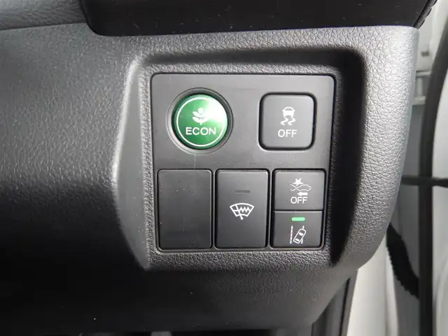 ホンダ ヴェゼル ハイブリッド Z ホンダセンシング 静岡県 2020(令2)年 7.1万km プラチナホワイトパール ワンオーナー/衝突軽減ブレーキ/車線逸脱警報/ルーフレール/純正メモリナビ/・VXM-205VFEi/・フルセグ/・DVD再生/・CD再生/・Bluetooth接続/バックカメラ/LEAFTEC製ドライブレコーダー/・KDR-L30/・車内録画機能付き/アダプティブクルーズコントロール/・車線維持システム付き/ETC/ハーフレザーシート/前席シートヒーター/本革巻きステアリング/パドルシフト/ISOFIX/オートワイパー/オートライト/フォグライト/オールオートウィンドウ/ウインカーミラー/電動格納ミラー/純正フロアマット/純正フットライト/ドアバイザー/プッシュスタート/スマートキー×2/取扱説明書/新車保証書