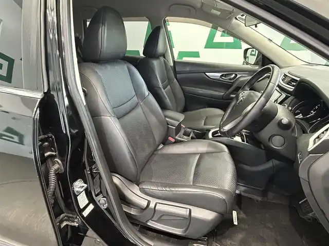 日産 エクストレイル 20X エマージェンシーブレーキ 鹿児島県 2015(平27)年 6.4万km ダイヤモンドブラック 純正7インチSDナビ【MC315D-W】/（フルセグTV/CD/DVD/FM/AM/SD/BT）/TVキャンセラー/バックカメラ/アイドリングストップ/革巻きステアリング/ステアリングリモコン/前席シートヒーター/前後コーナーセンサー/オートライト/純正フロアマット/純正ドアバイザー/ETC