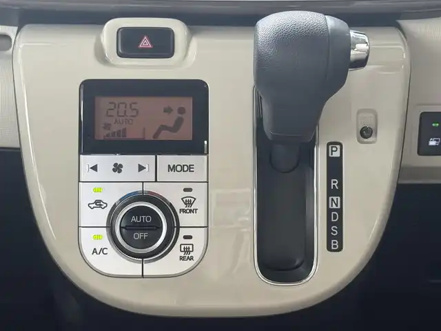 ダイハツ ムーヴ キャンバス X メイクアップ リミテッド SAⅢ 愛知県 2019(平31)年 2.8万km パールホワイトⅢ/ナチュラルベージュマイカメタリック 2トーン /禁煙車//Relax　style//ウッド調デカールパック//ピンストライプ/サイドストライプ/リアバンパーストライプ//フューエルリッドガーニッシュ//社外ナビ//フルセグ/Bluetooth/CD/DVD/SD/MSV/ラジオ//パノラマモニター//両側パワースライドドア//スマートアシストIII//衝突回避支援ブレーキ機能//衝突警報機能//前方後方誤発進抑制制御機能//車線逸脱警報機能//先行車発進お知らせ機能//オートハイビーム//オートヘッドライト//ヘッドライトレベライザー//フォグランプ//プッシュスタート//スペアスマートキー//オートリトラクタブルミラー//VSC＆TRC//ヒルホールドシステム//アイドリングストップ//革巻きステアリング//ステアリモコン//チルトハンドル//フロアマット//後席置きラクボックス//スーパーUV＆IRカットガラス//保証書//取扱説明書//ナビ取扱説明書//点検整備記録簿R2.3.4