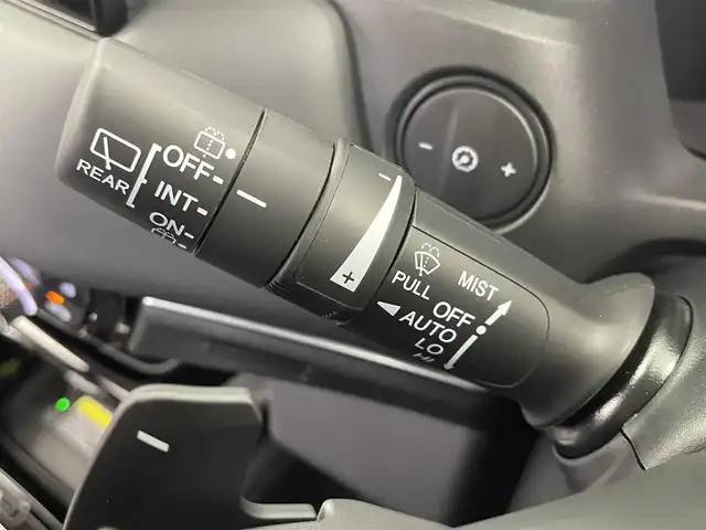 ホンダ ヴェゼル ハイブリッド e:HEV Z 大分県 2025(令7)年 0.1千km クリスタルブラックパール 登録時走行２ｋｍ/登録済未使用車/純正ディスプレイオーディオ/フルセグTV/Bluetooth/applecarplay/androidauto/シートヒーター（D/N）/置くだけ充電/ETC2.0/オートホールド/電子パーキング/ステアリングヒーター/パワーバックドア/オートライト/ホンダセンシング/・レーダークルーズコントロール/・オートハイビーム/・衝突軽減ブレーキ/・BSM/・レーンキープアシスト