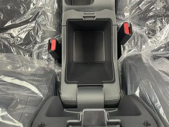 ホンダ ヴェゼル ハイブリッド e:HEV Z 大分県 2025(令7)年 0.1千km クリスタルブラックパール 登録時走行２ｋｍ/登録済未使用車/純正ディスプレイオーディオ/フルセグTV/Bluetooth/applecarplay/androidauto/シートヒーター（D/N）/置くだけ充電/ETC2.0/オートホールド/電子パーキング/ステアリングヒーター/パワーバックドア/オートライト/ホンダセンシング/・レーダークルーズコントロール/・オートハイビーム/・衝突軽減ブレーキ/・BSM/・レーンキープアシスト