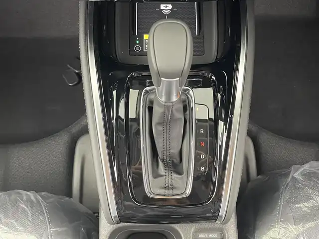 ホンダ ヴェゼル ハイブリッド e:HEV Z 大分県 2025(令7)年 0.1千km クリスタルブラックパール 登録時走行２ｋｍ/登録済未使用車/純正ディスプレイオーディオ/フルセグTV/Bluetooth/applecarplay/androidauto/シートヒーター（D/N）/置くだけ充電/ETC2.0/オートホールド/電子パーキング/ステアリングヒーター/パワーバックドア/オートライト/ホンダセンシング/・レーダークルーズコントロール/・オートハイビーム/・衝突軽減ブレーキ/・BSM/・レーンキープアシスト