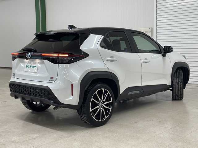 トヨタ ヤリスクロス ハイブリッド GRスポーツ 熊本県 2024(令6)年 1.1万km ブラックマイカ/プラチナホワイトパールマイカ 純正ディスプレイオーディオ/（ナビ、BT、USB、HDMI、ラジオ、フルセグ）/ETC/アラウンドビューモニター/レーダークルーズコントロール/ステアリングリモコン/オートハイビーム/・オートライト/・LEDヘッドライト/レーンキープアシスト/横滑り防止/ハーフレザーシート/スマートキー/プッシュスタート