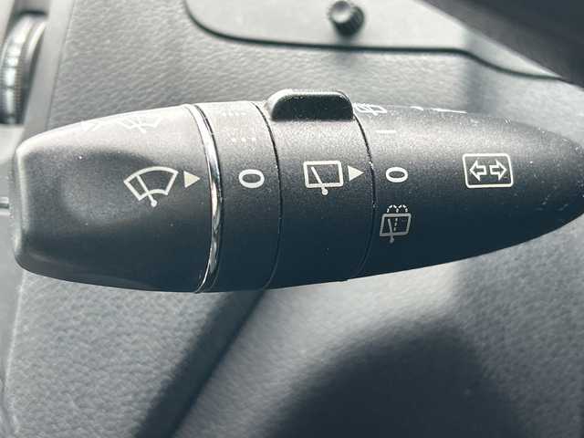 メルセデス・ベンツ Ｃ２００ コンプレッサー SWエレガンス 千葉県 2009(平21)年 7万km オブシディアンブラック 純正ナビ/バックカメラ/クルーズコントロール/ハーフレザー/フルセグＴＶ/スマートキー/カーテンエアバッグ/キセノンライト/オートライト/フォグライト/ルーフレール/１７インチＡＷ/コーナーセンサー