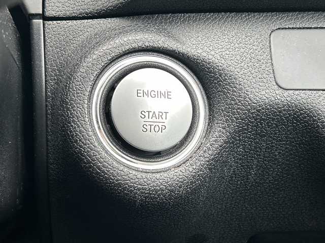 メルセデス・ベンツ Ｃ２００ コンプレッサー SWエレガンス 千葉県 2009(平21)年 7万km オブシディアンブラック 純正ナビ/バックカメラ/クルーズコントロール/ハーフレザー/フルセグＴＶ/スマートキー/カーテンエアバッグ/キセノンライト/オートライト/フォグライト/ルーフレール/１７インチＡＷ/コーナーセンサー