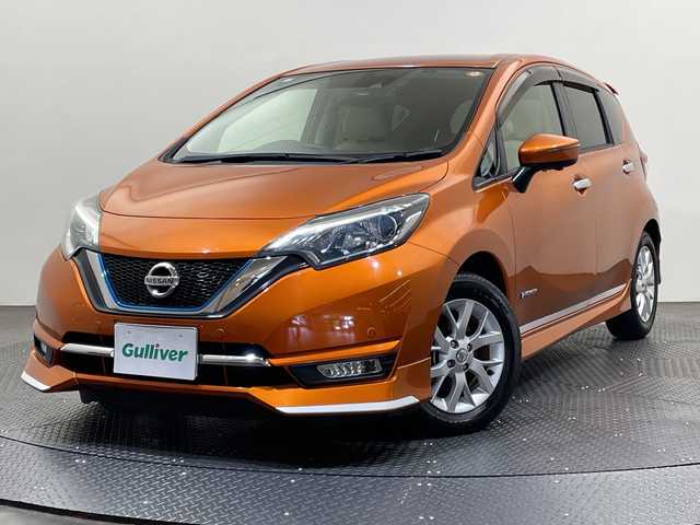 日産 ノート e－パワー メダリスト 愛媛県 2017(平29)年 1.5万km プレミアムコロナオレンジ 純正ナビ/フルセグ／Ｂｌｕｅｔｏｏｔｈ/全方位カメラ/ＥＴＣ/前方ドライブレコーダー/衝突軽減ブレーキ/前後コーナーセンサー/レーンキープアシスト/ＬＥＤヘッドライト/デジタルインナーミラー/合皮シート