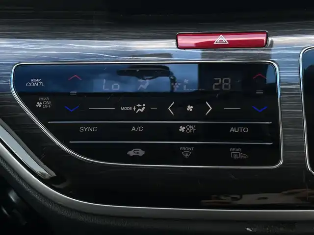 ホンダ オデッセイ ハイブリッド アブソルートセンシングEXパック 愛知県 2016(平28)年 10.5万km ホワイトオーキッドパール 純正8インチディーラーオプションナビ(FM/AM/CD/DVD/USB/BT/iPod/HDMI/フルセグ)/フリップダウンモニター/ホンダセンシング/衝突軽減ブレーキ/路外逸脱抑制機能/アダクティブクルーズコントロール/車両接近通報装置/ブラインドスポットモニター/クリアランスソナー・コーナーセンサー/バックカメラ/ハーフレザー/パワーシート/両側パワースライドドア/ドライブレコーダー/HIDヘッドライト/電動格納ミラー/社外AW18インチ/純正フロアマット/ETC/プッシュスタート/スマートキー・スペアキー１本/ABS/取扱説明書・保証書