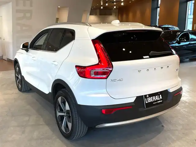 ボルボ ボルボ ＸＣ４０ ウルトラ B4 AWD 道央・札幌 2024(令6)年 0.6万km クリスタルホワイトP Googleナビ/USB/Bluetooth/360°カメラ/ワイヤレスチャージング/アダプティブハイビーム/harman/kardonサラウンド/本革シート/シートヒーター/ステアリングヒーター/パイロットアシスト/ACC/BLIS/LKA/CTA/パワーテールゲート