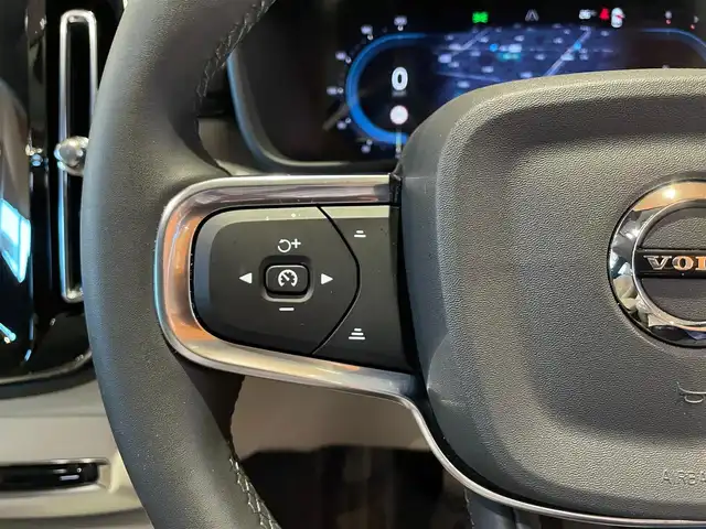 ボルボ ボルボ ＸＣ４０ ウルトラ B4 AWD 道央・札幌 2024(令6)年 0.6万km クリスタルホワイトP Googleナビ/USB/Bluetooth/360°カメラ/ワイヤレスチャージング/アダプティブハイビーム/harman/kardonサラウンド/本革シート/シートヒーター/ステアリングヒーター/パイロットアシスト/ACC/BLIS/LKA/CTA/パワーテールゲート