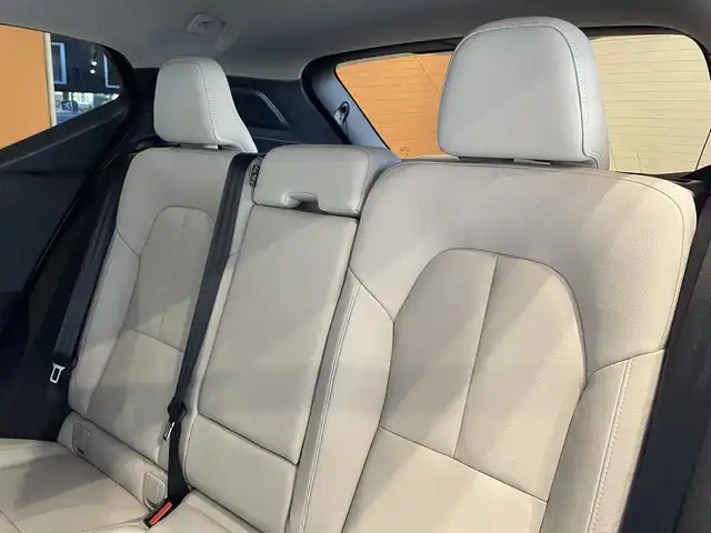 ボルボ ボルボ ＸＣ４０ ウルトラ B4 AWD 道央・札幌 2024(令6)年 0.6万km クリスタルホワイトP Googleナビ/USB/Bluetooth/360°カメラ/ワイヤレスチャージング/アダプティブハイビーム/harman/kardonサラウンド/本革シート/シートヒーター/ステアリングヒーター/パイロットアシスト/ACC/BLIS/LKA/CTA/パワーテールゲート