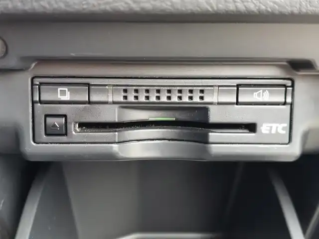 トヨタ ヴェルファイア 2．4Z ゴールデンアイズⅡ 東京都 2014(平26)年 7.6万km ホワイトパールクリスタルシャイン 純正ナビ/フルセグTV/バックカメラ/ETC/100V電源/nanoe/プッシュスタート/MTモード付きAT/クルーズコントロール/コーナーセンサー/両側パワースライドドア/パワーバックドア/ハーフレザーシート/オットマン/HIDヘッドライト/オートライト/ドアバイザー/18インチ純正アルミホイール/スマートキー