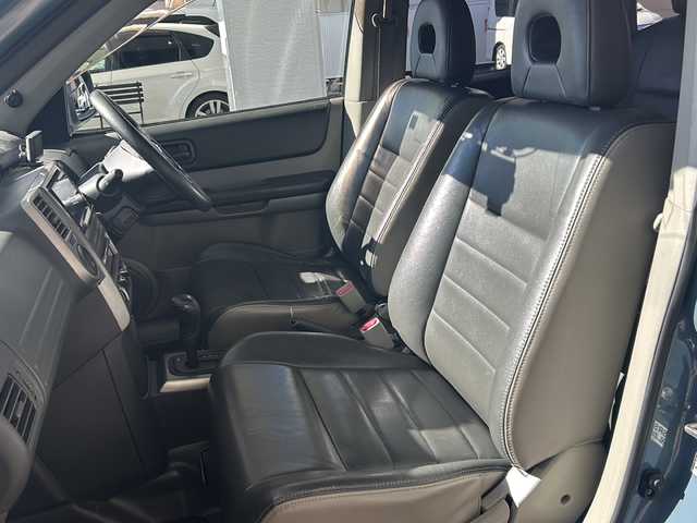 日産 エクストレイル Stt 高知県 2005(平17)年 12万km スレートブルーカーキ ホワイトレタータイヤ/MKWアルミ/SD7型ナビ　MDV-M906HD/（iPod/USB/SD/DISC/BT/ラジオ/フルセグ）/ルーフキャリア/デジタルインナーミラー/ETC/フロアマット/社外ドライブレコーダー/デジタルインナーミラー/ドアバイザー/電動格納ミラー/レザーシート/スマートキー